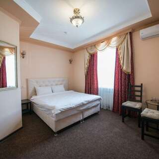 Гостиница Парадиз Горячий Ключ Полулюкс с балконом-1