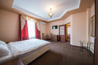 Гостиница Парадиз Горячий Ключ Семейный двухкомнатный номер-1