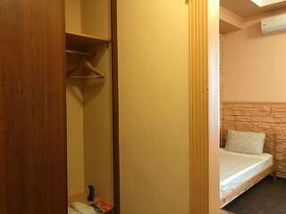 Гостиница Парадиз Горячий Ключ Стандартный трехместный номер-3