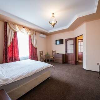 Гостиница Парадиз Горячий Ключ Двухкомнатный семейный с двуспальными или раздельными кроватями-2